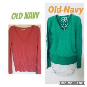 2 Old Navy v-neck light sweater, good  condition❤️